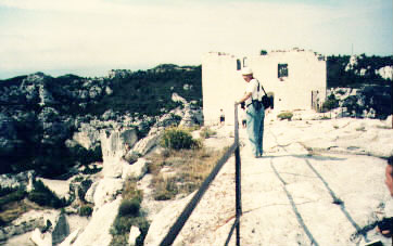 Donjon; na terase horního hradu 